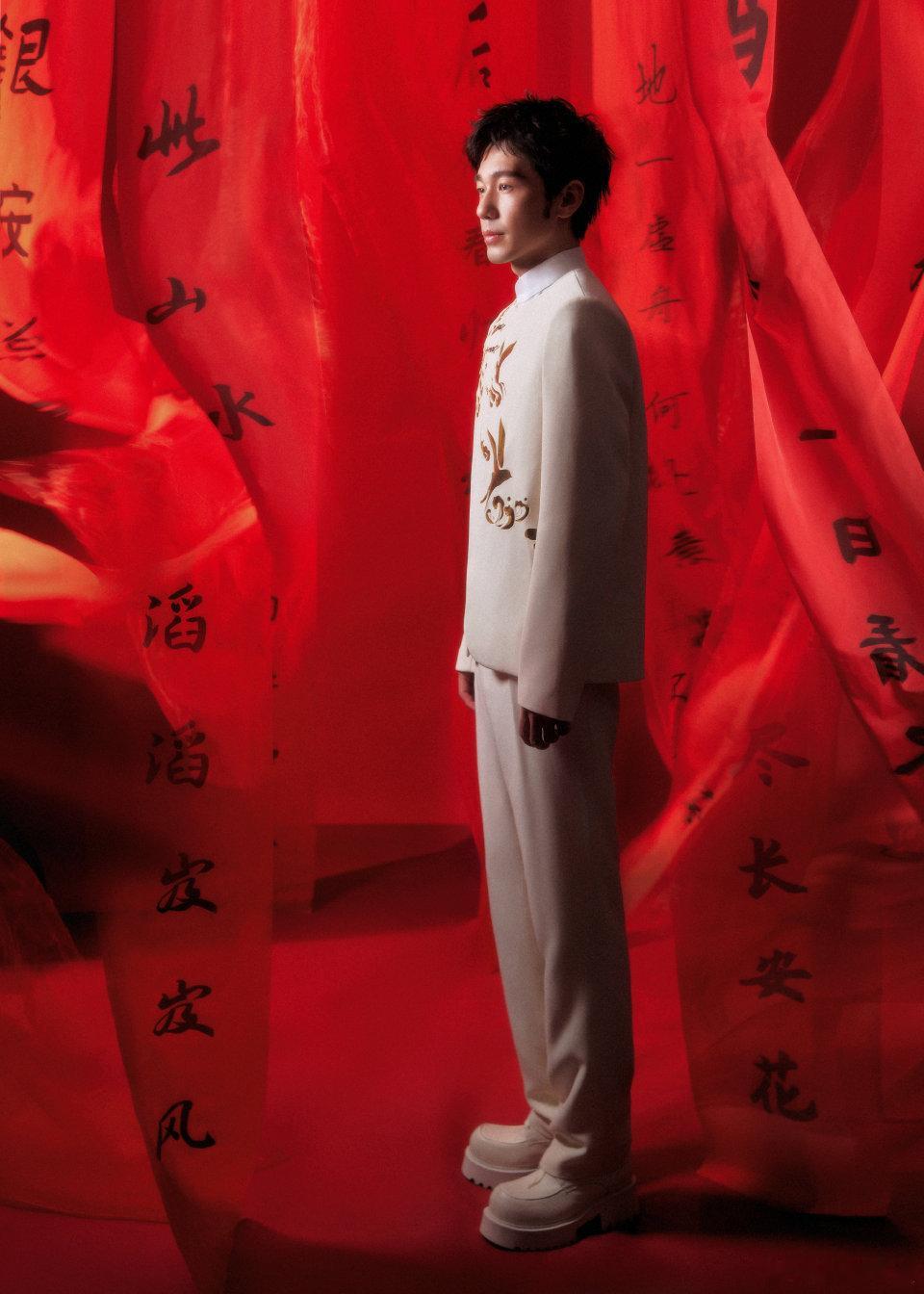 白宇没有技巧就是硬帅  家人们，我严重怀疑白宇是女娲娘娘炫技捏出来的完美作品！新