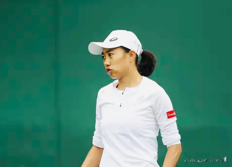 老将张帅依然留在网球草地赛上，昨夜WTA250🇬🇧诺丁汉站草地赛女双1/4决