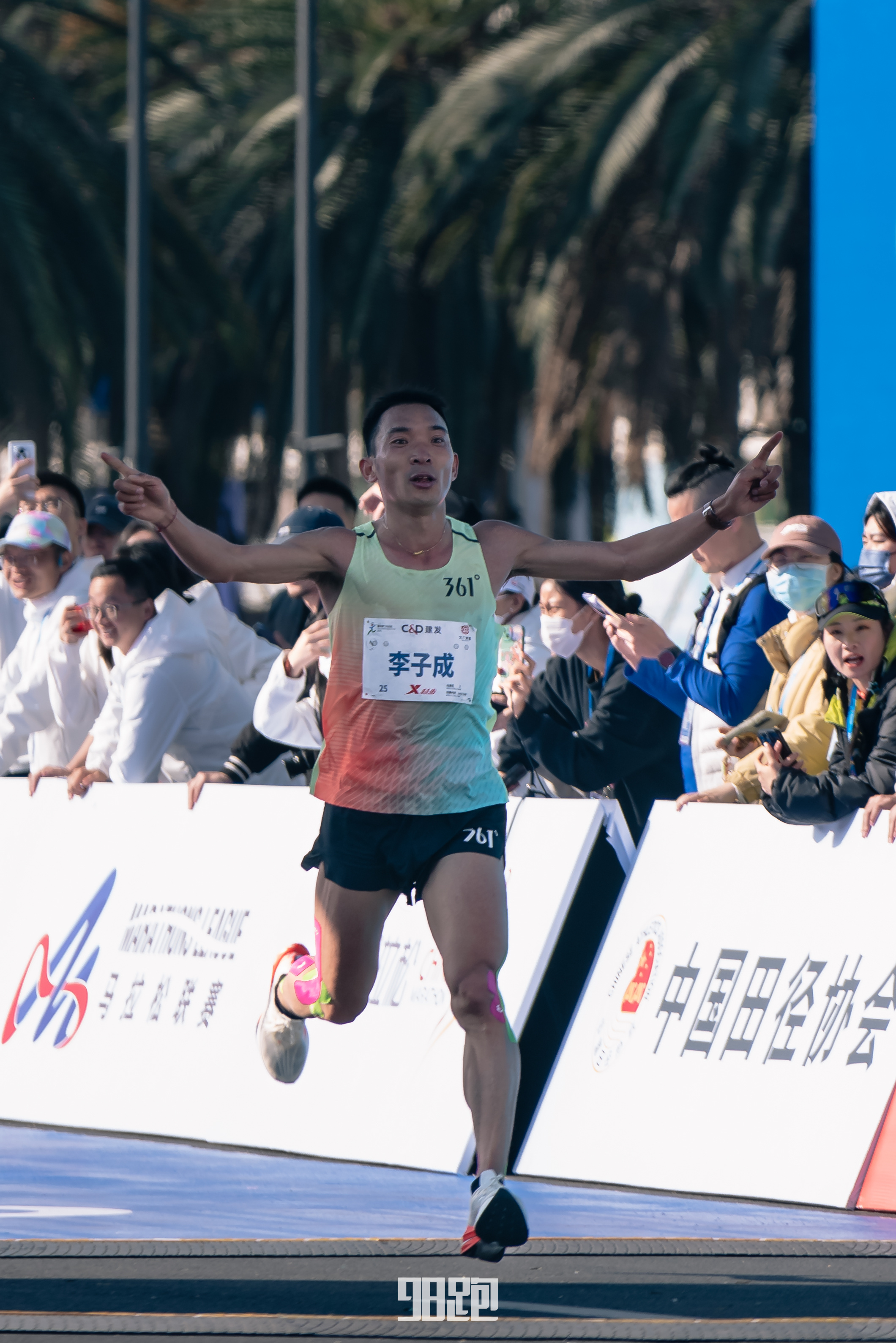 2:14:56，2025厦门马拉松，李子成位列国内第六位！ 