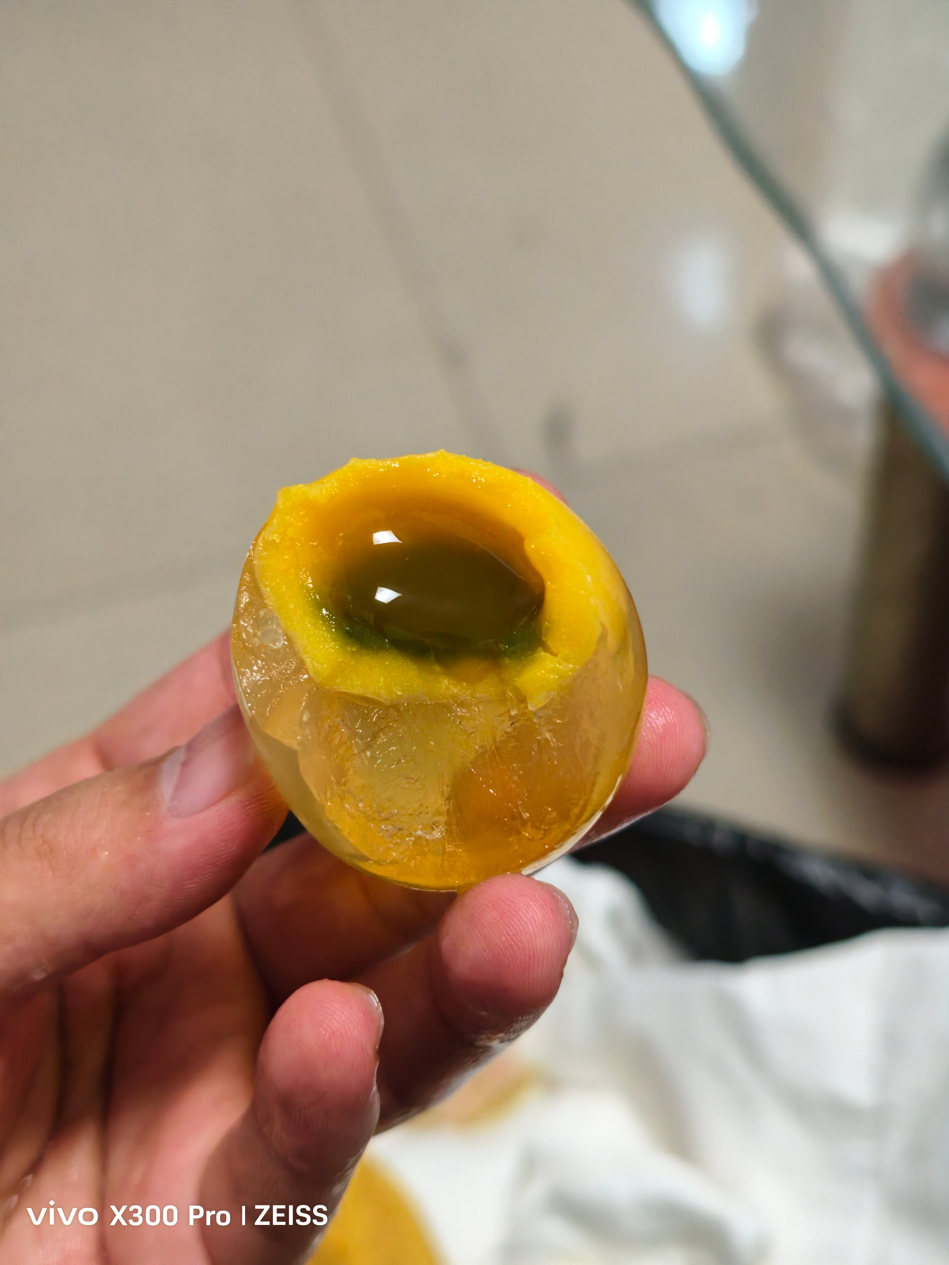 生活手记 最近买的皮蛋没有一个好吃的，都有一股特别大的碱味。