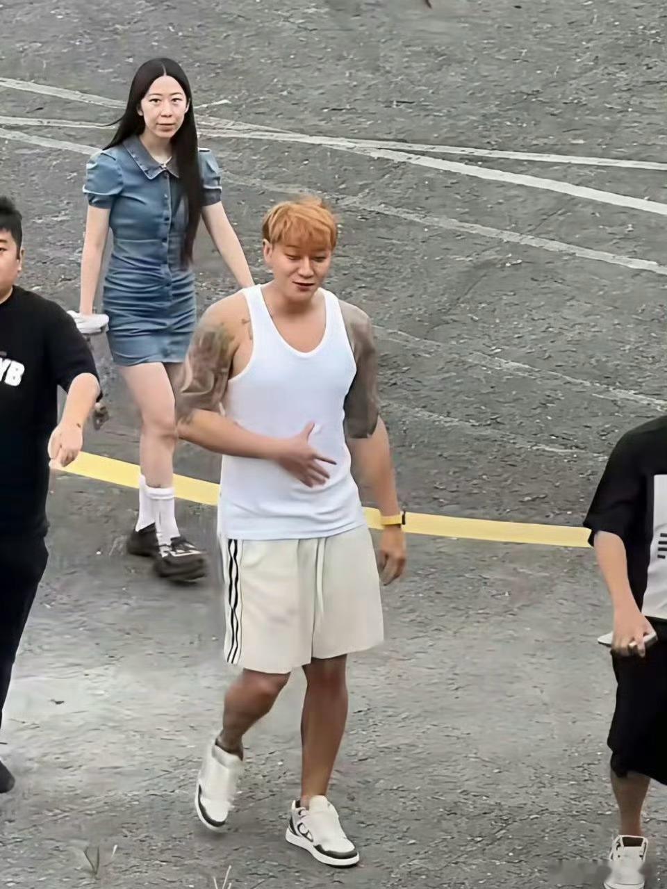 我不行了……这是黄子韬还是黄子诚啊？两个人长得我都快分不清楚了