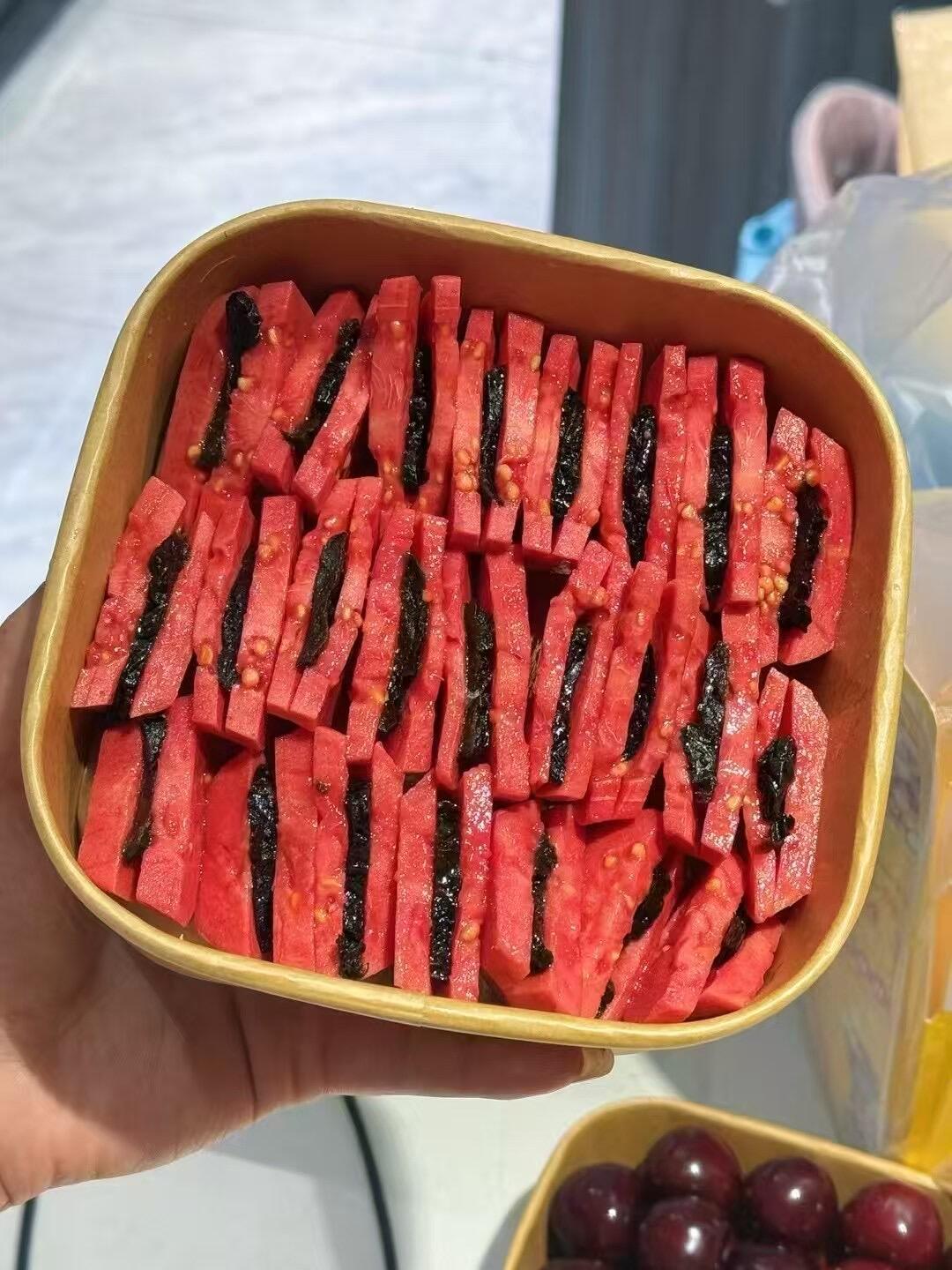 生活鸡飞蛋挞,但我心如止水果捞。 