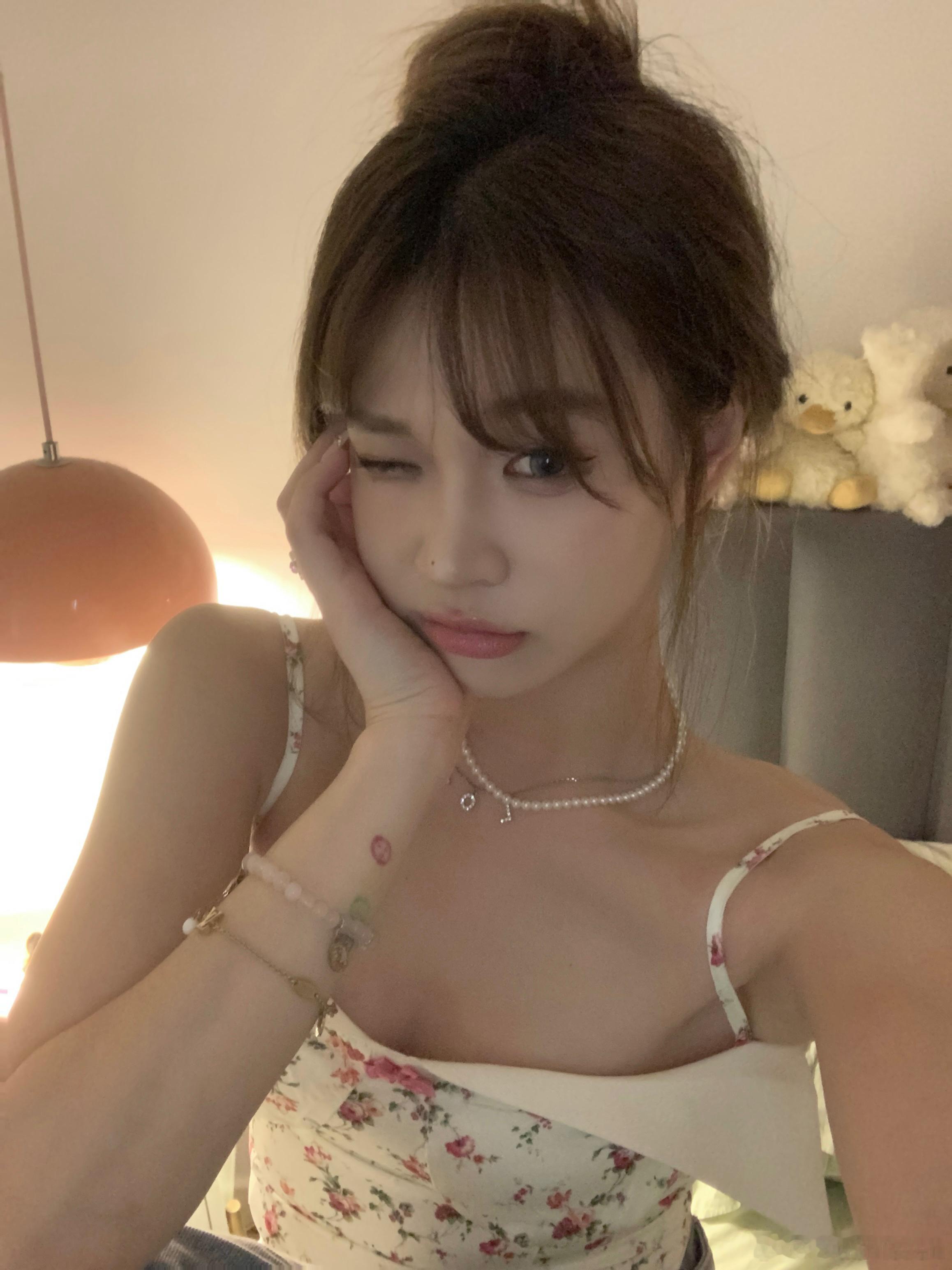 💐  ​​​