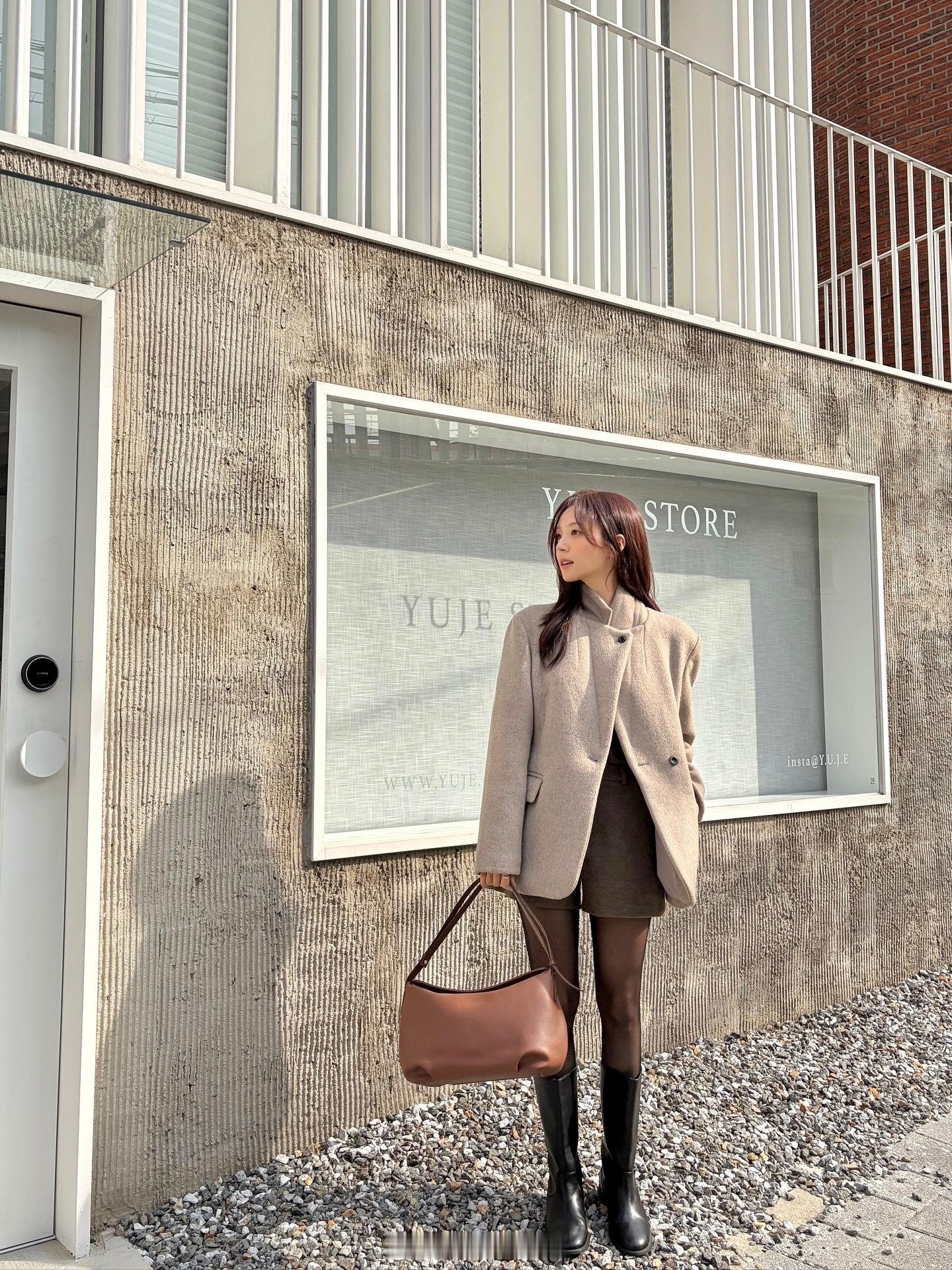 甜妹金智英穿搭 ​​​