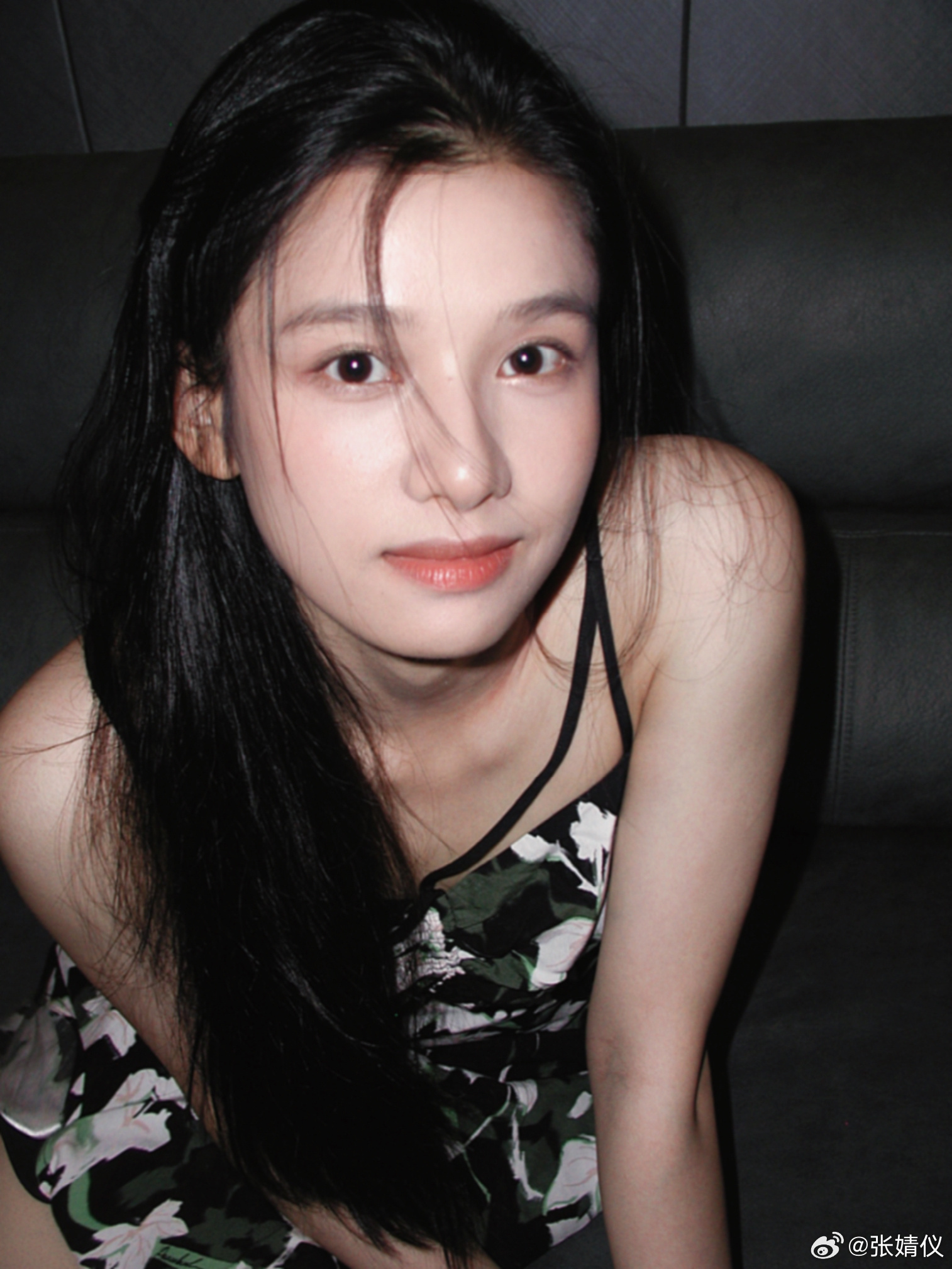 突然发现这些自拍也真的好适合小卡的卡面 我们菜市场可以有吗