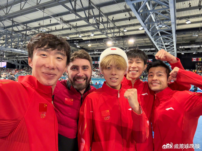#刘瀚彬拼完14600米再战1500米#速滑运动员刘瀚彬明天即将参加男子1500