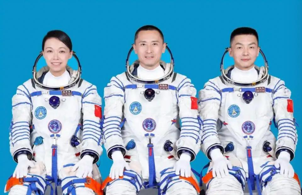 神舟二十三号载人飞行任务将于 24 号 11 点 08 分发射，航天员团队包括工