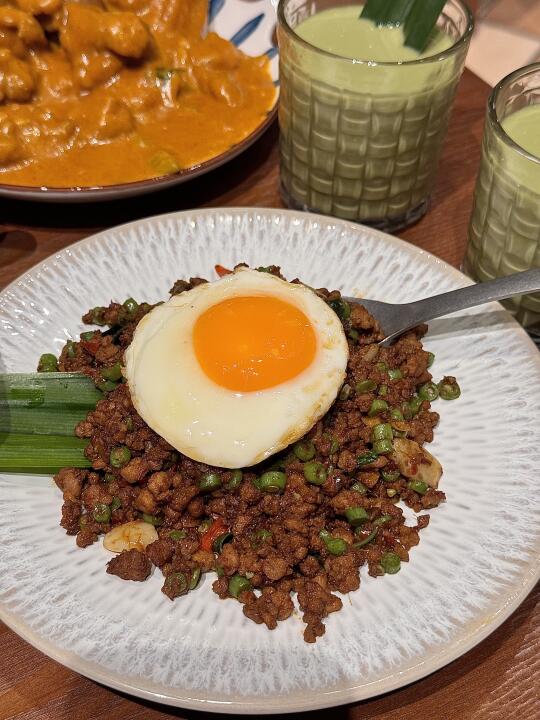 静安寺新开的……泰式家庭料理好吃s了！！🇹🇭