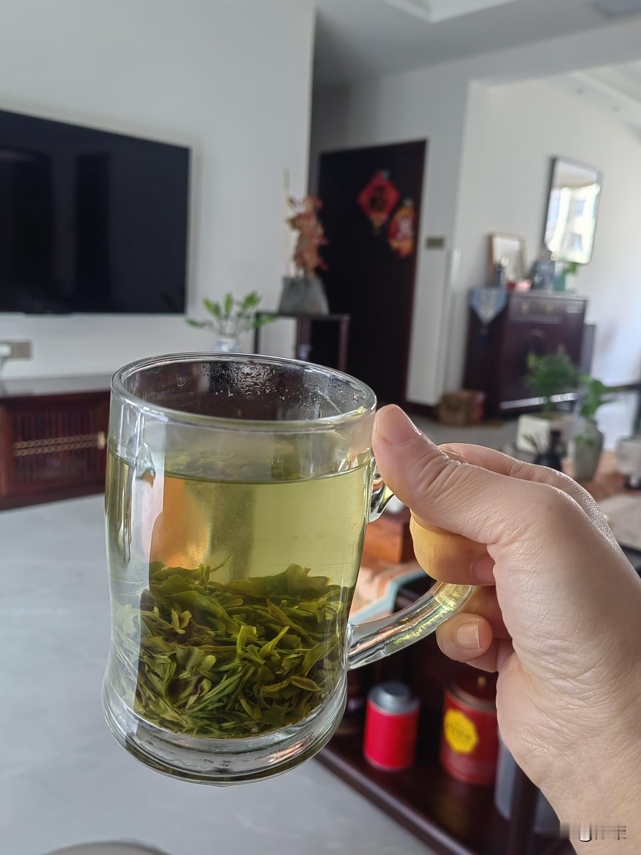 12月7日报道今天是周六，给我婆婆洗澡日，也算是一个家庭活动。[黑线]
早晨娃大