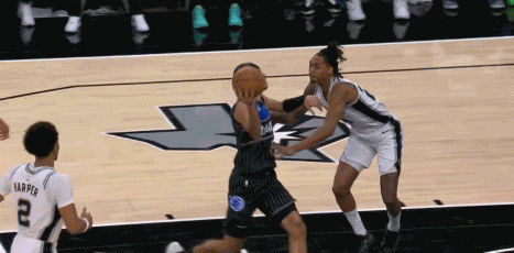 文班亚马钉板追帽布莱克文班亚马nba吐槽大会