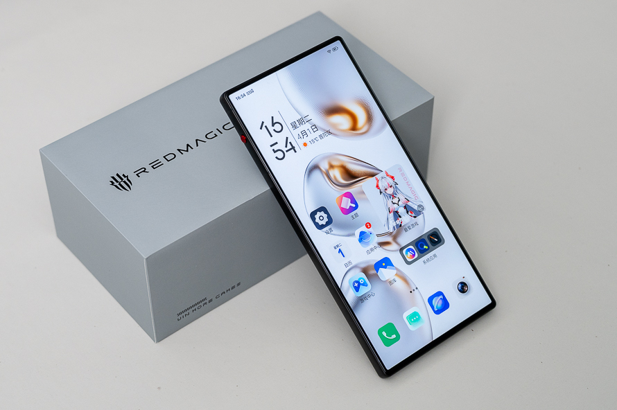 曝iPhone18Pro将配屏下FaceID 屏下摄像头并不难，难的是如何让屏下