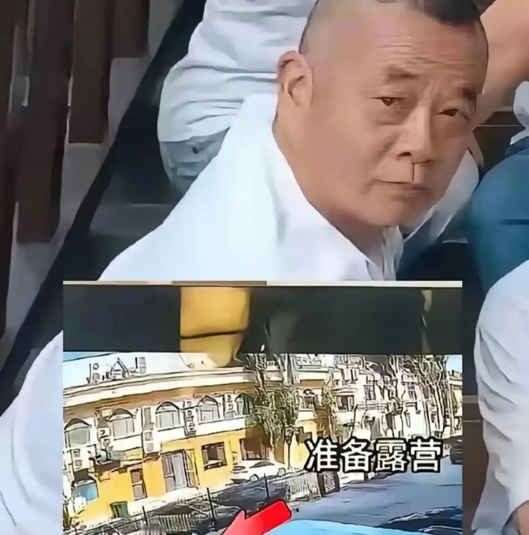 大快人心！伊犁警方终于安排了，重庆“白嫖王”碰瓷酒店正式立案
重庆“白嫖王”在伊