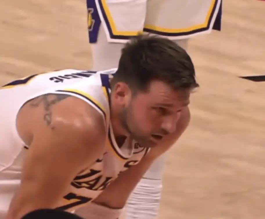 西部第二惨败东部第九！湖人没詹皇真不行？
东契奇仅打 26 分钟 砍 22 分 