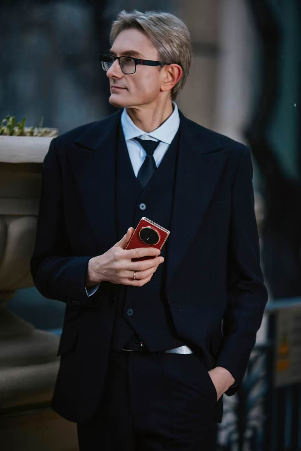 细节见真章！这组图真的把荣耀Magic V6的实力展现得淋漓尽致。同样捕捉法拉利