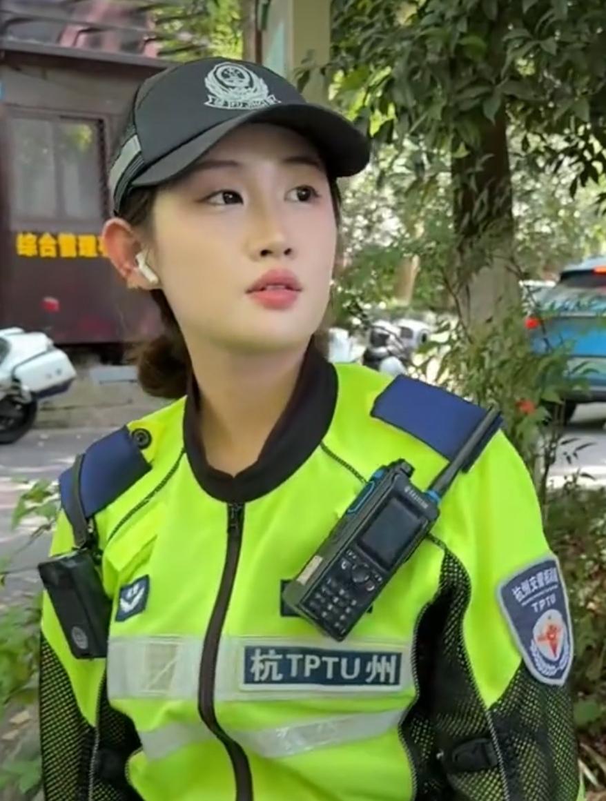 交通协管与辅警‌根本就不是一回事‌！

辅警是公安机关依法招聘的‌法定警务辅助力