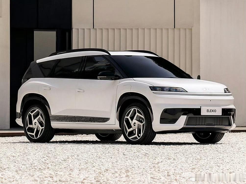 作为北京现代旗下首款基于纯电平台打造的SUV，它不仅有着独特的外观，还具备超强的