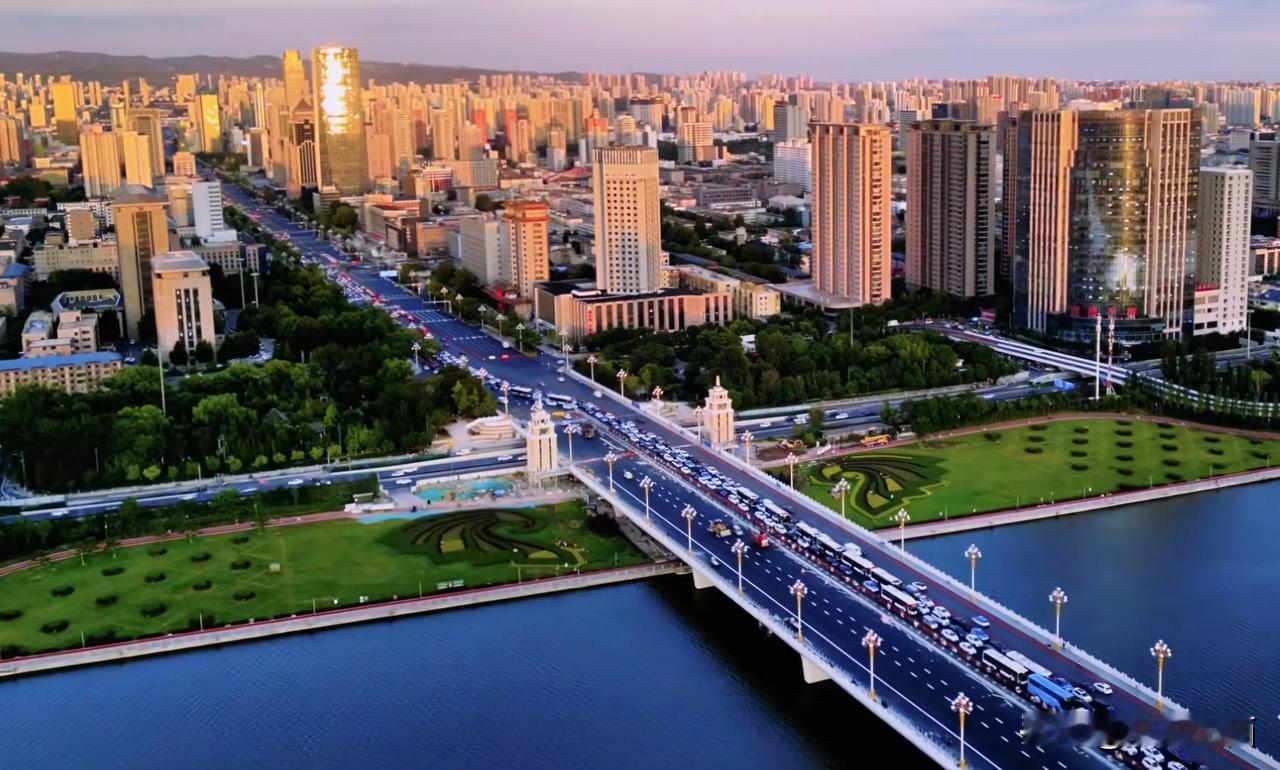 高空🈳中俯瞰，即将改造完成通车的迎泽大街，有何感想？壮不壮观？有没有高大上的感