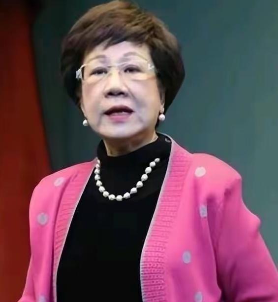 台湾地区前副领导人吕秀莲，此前在岛内一档访谈节目中表示：“两岸应当认真谈判，赴大