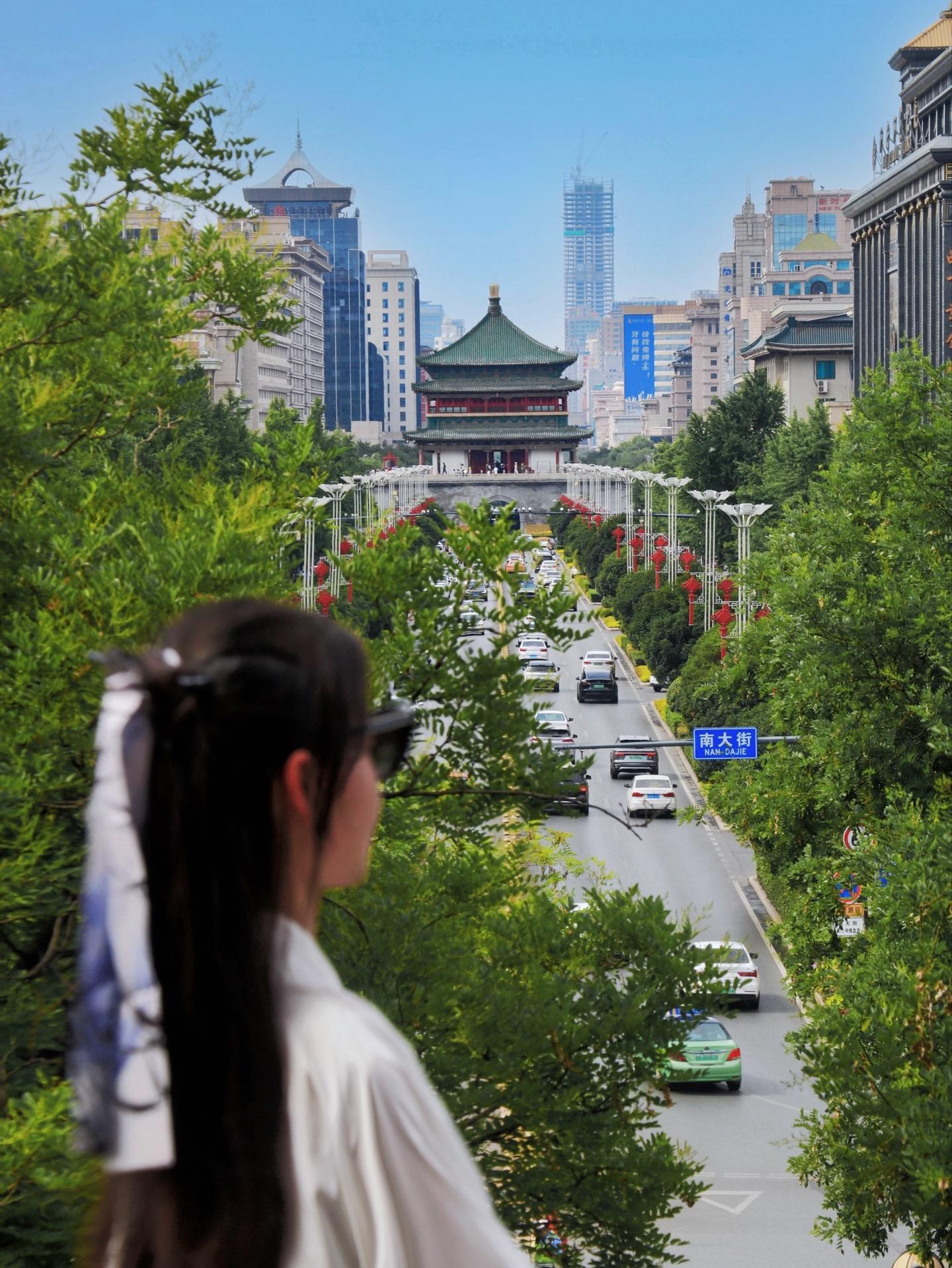 我很少用“震撼”来形容一座城市🌆。春风得意马蹄急, 一日看尽长安花 ...