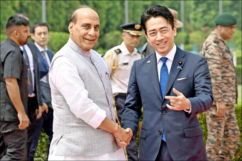 日本拉印度搞“远交近攻”，以为能给解放军使绊子？这纯属病急乱投医。
面对中俄两大