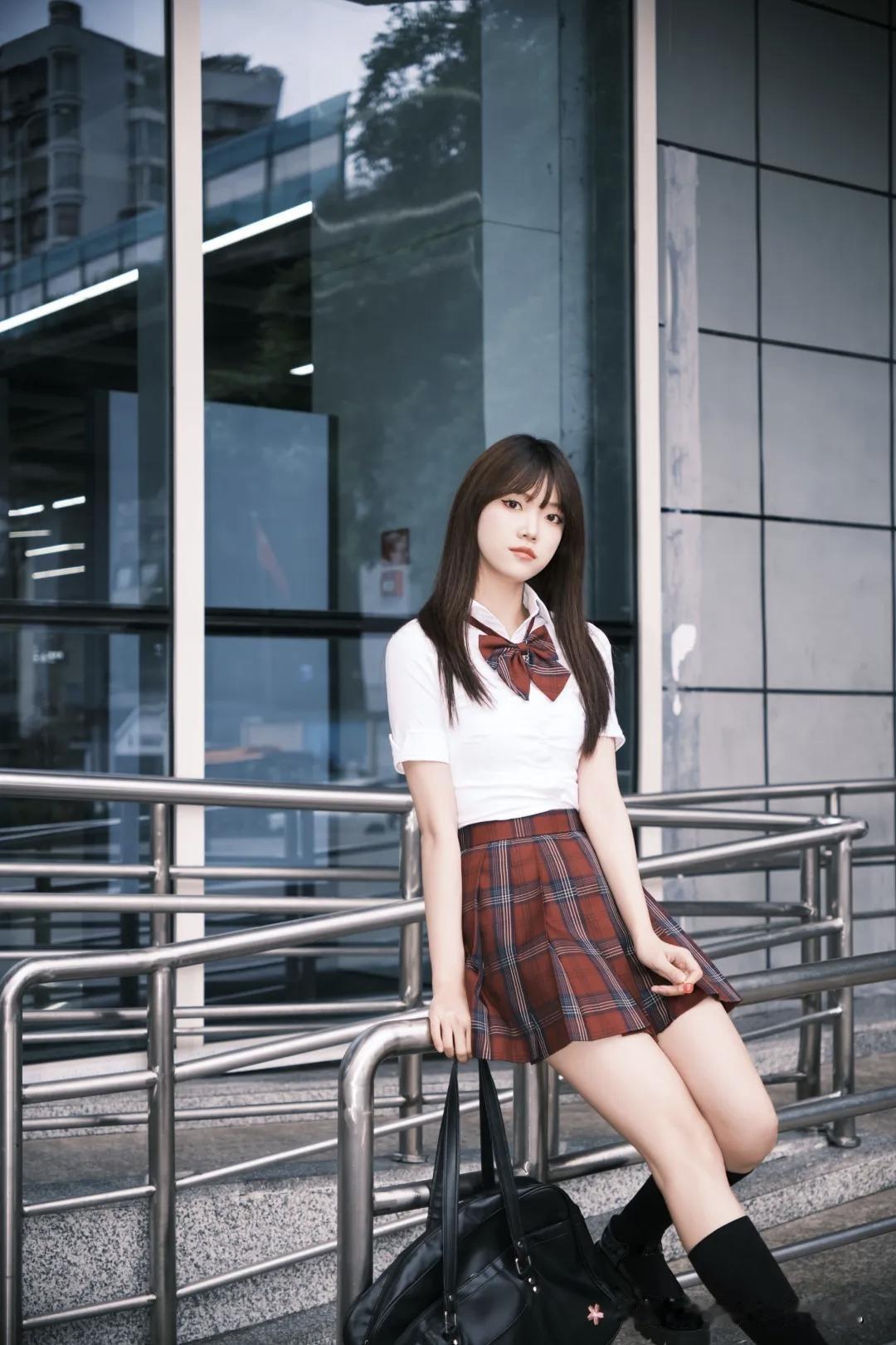 靓照人生感悟，或许是走在路上清纯甜美的样子漂亮吗分享唯美的美照美丽动人的景妹