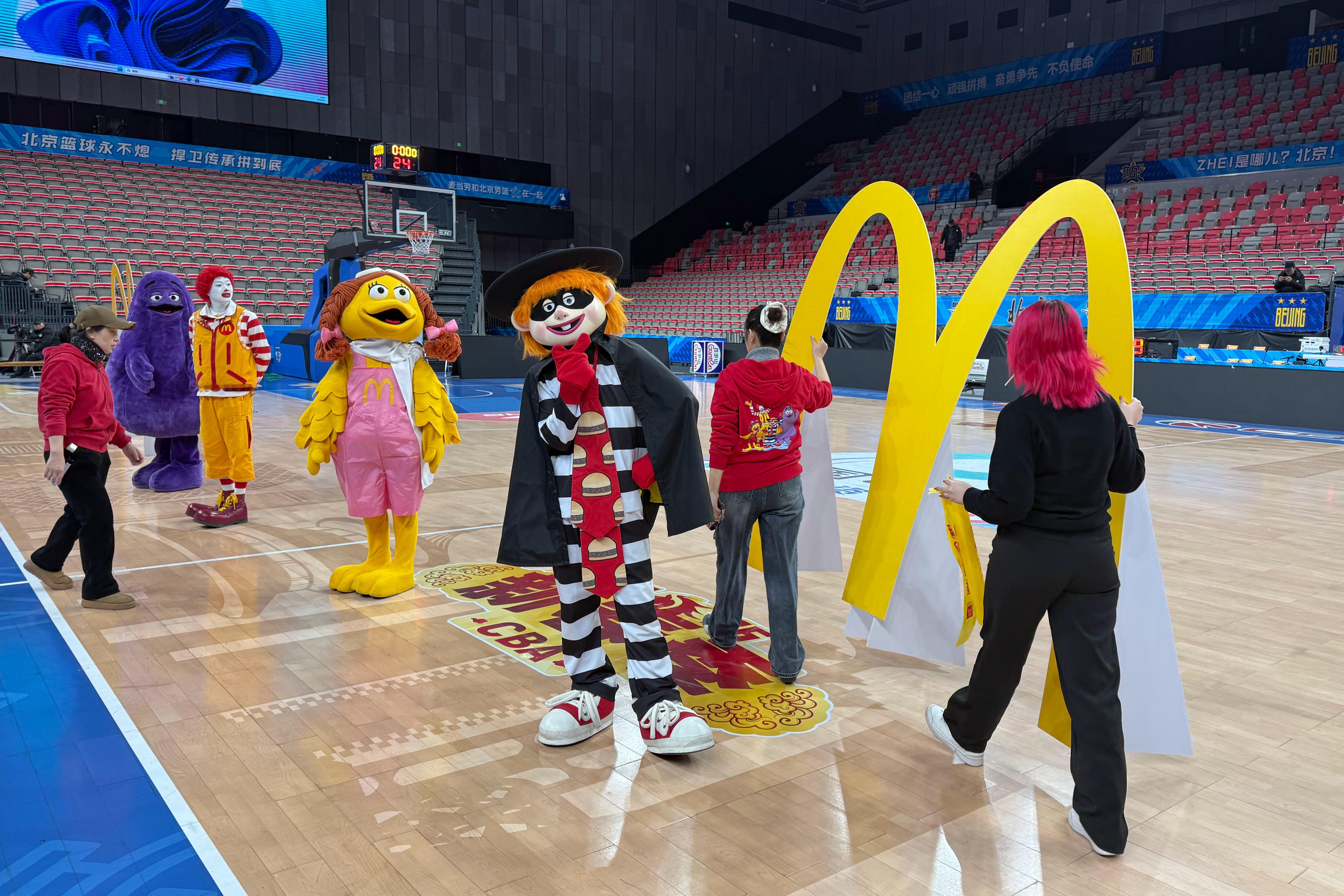 我只认识红头发内个北京男篮vs福建男篮 北京·首钢冰球馆
