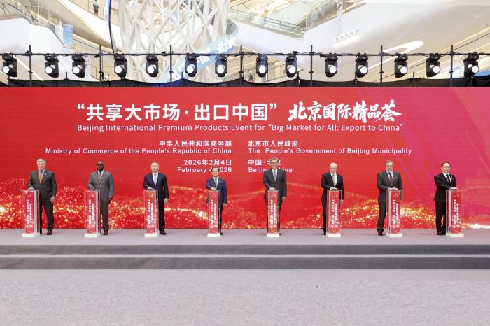 越南出口榴莲造假被抓现行，副总理恳请中国再给个机会。
 
越南榴莲造假的事儿刚被