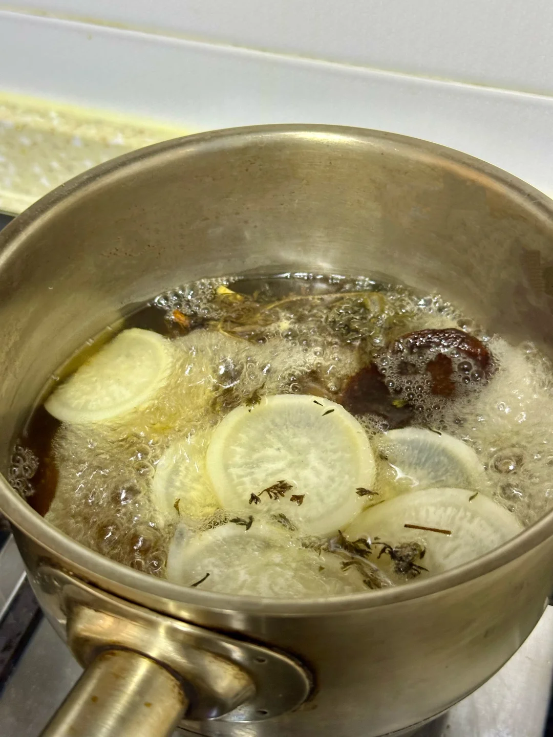 今年的惊蛰，很多人上火月经推迟经量少