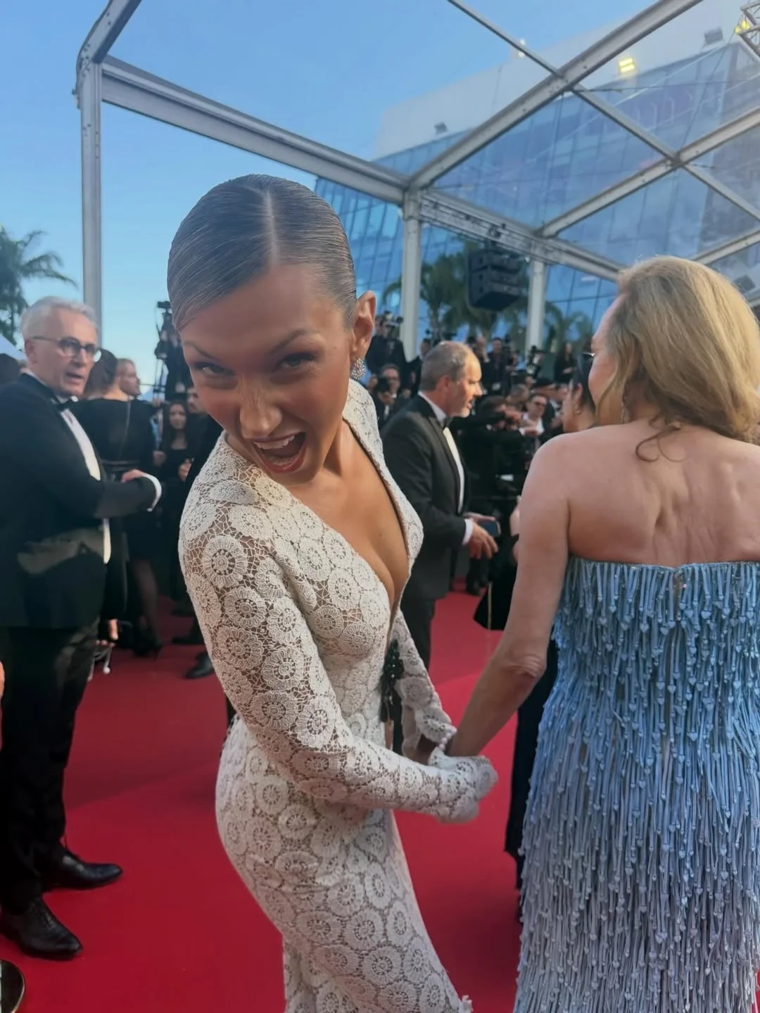 Bella Hadid 戛纳电影节幕后 ✨