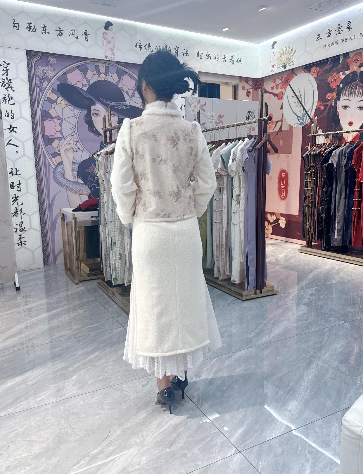 什么样的女人算自然美笑容真诚，不是刻意假笑。