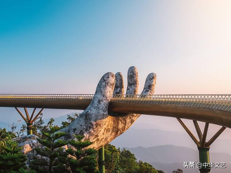 佛手桥（黄金桥），普渡众生。