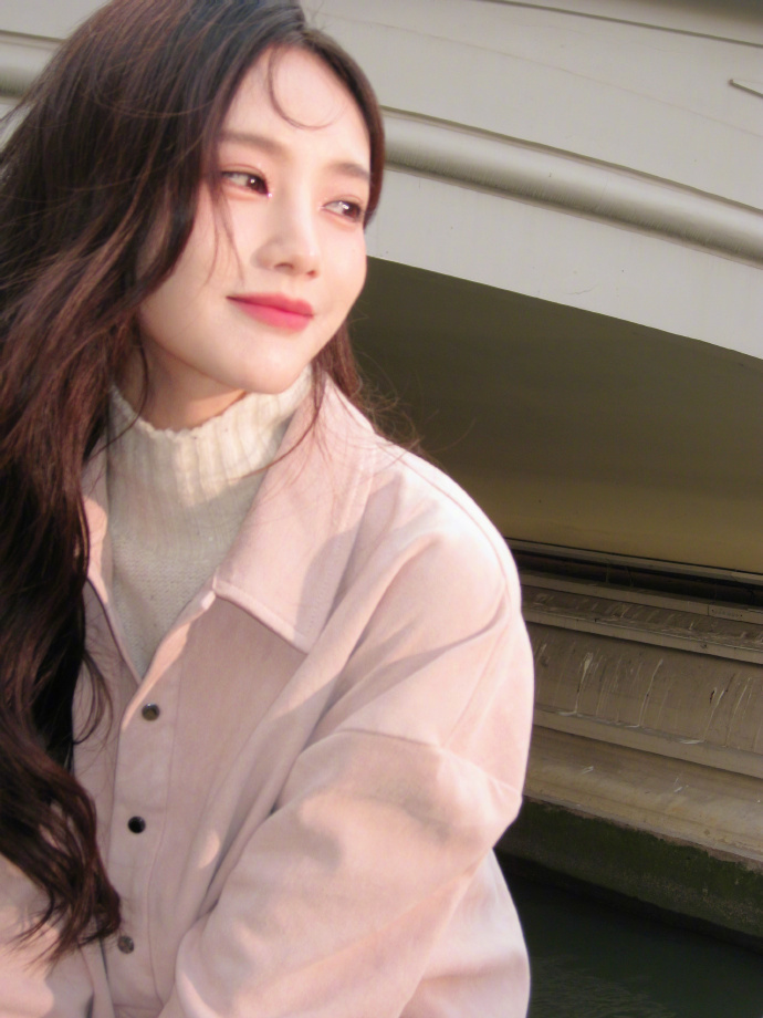 李一桐和粉丝合唱勇气李一桐和粉丝合唱《勇气》的名场面真的甜到心坎又暖到落泪！她自