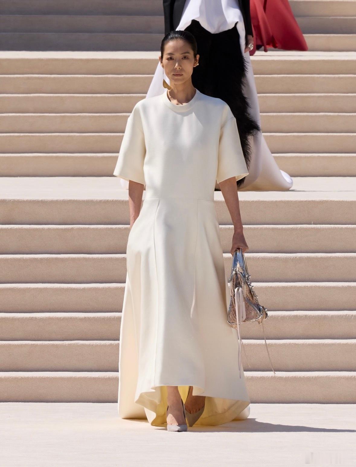 刘雯 ｜ Balenciaga 55th Couture Collection 