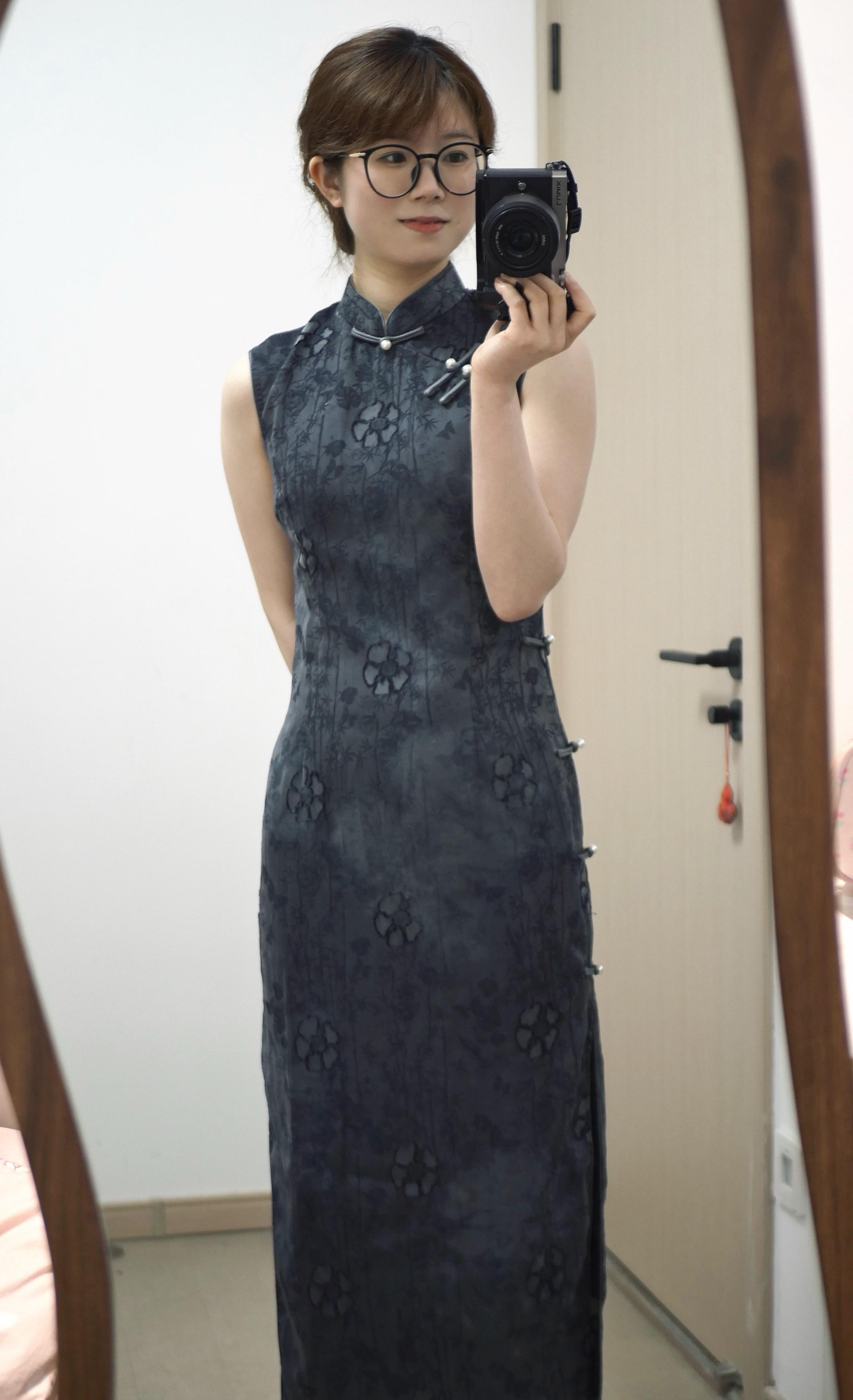 黑旗袍🖤🩶。飒不飒飒不飒飒不飒૮ ˘͈ᵕ ˘͈  ა