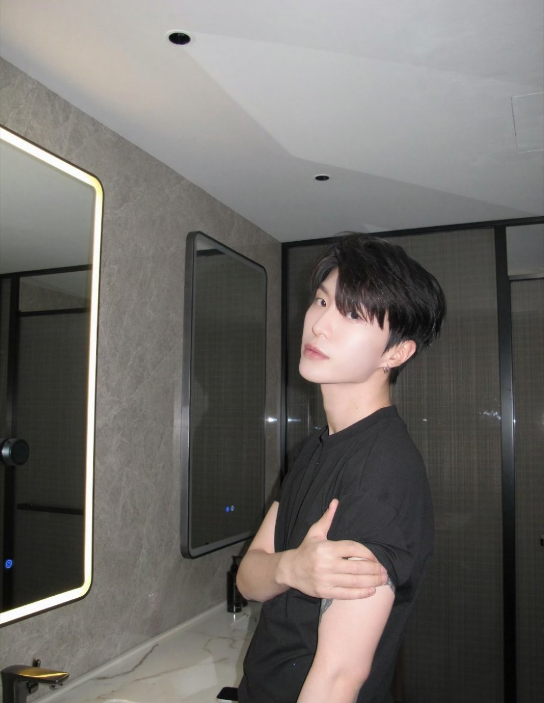 啊啊啊，被范丞丞帅晕了新的一年，继续奔跑，继续加油！ 