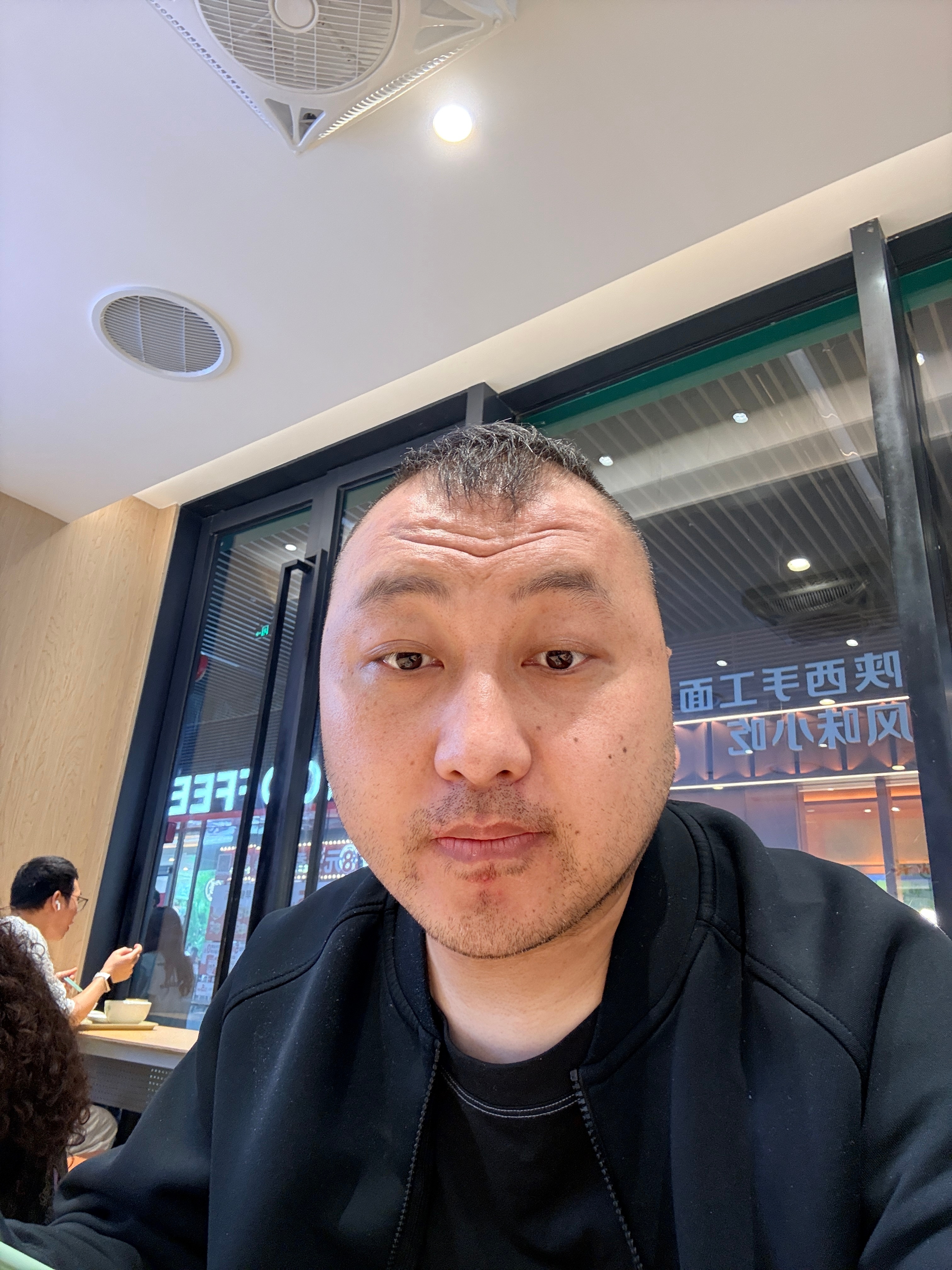 中午这么吃的，感觉自己瘦了一点了，之前魅族 的时候减肥是暴力减肥，这次温和减肥看