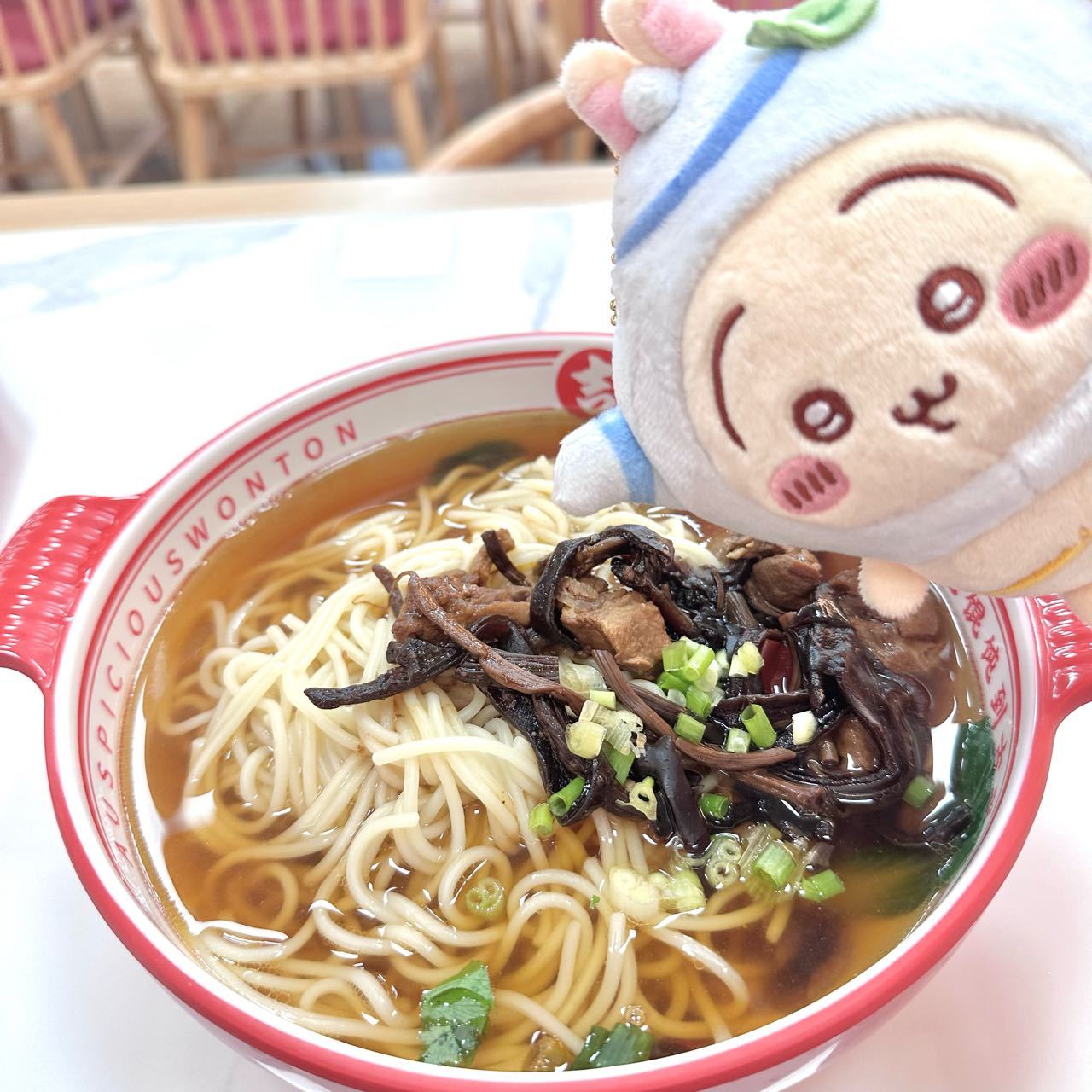 吃面只吃乌做的汤底 
