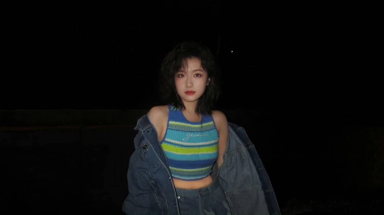 #李兰迪彩色吊带# [打call]#李兰迪港风侧拍# 被美晕了好港！[彩虹屁]#