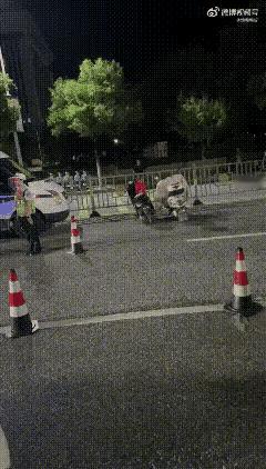 火中取栗说的就是这种情况吧