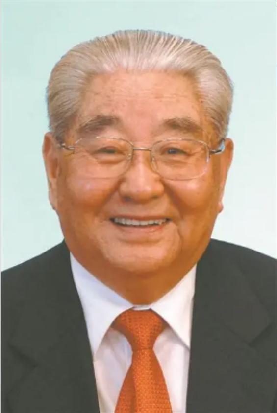 中共江苏省委原书记韩培信
韩培信：从苏北农村走出的共产党人
 
在江苏响水的一个