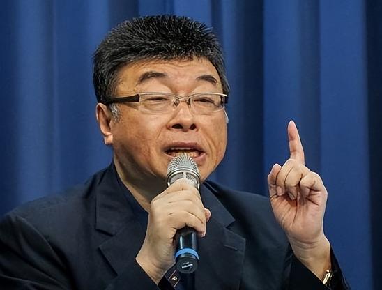 台湾评论员邱毅：倘若中国人民解放军踏上台湾的土地，台湾军队极有可能会选择避免正面