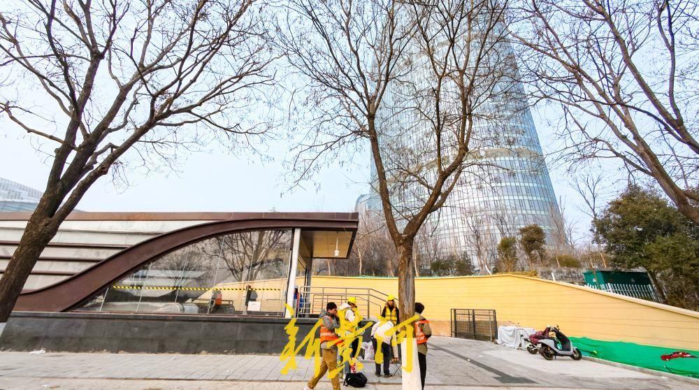 济南西城省会大剧院旁地铁口“露脸” 距离三馆仅有300多米！2月1日，记者在济南