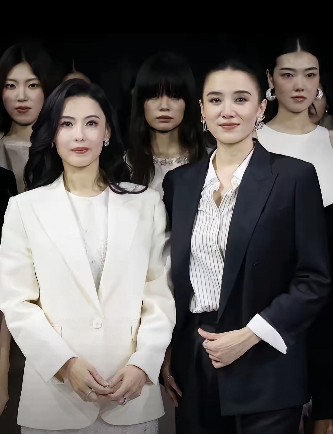 问大家一个问题，
张柏芝和宋佳站在一起，大家第一眼会注意到谁？
我猜很多人第一眼