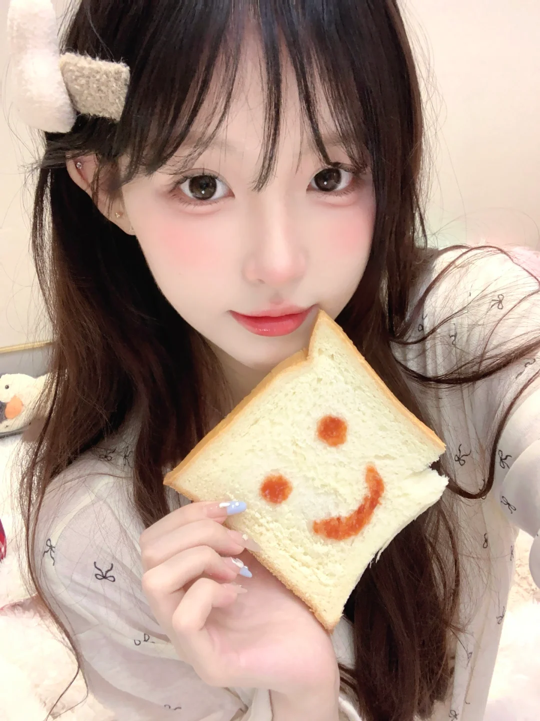 宝宝 请你吃面包  ·͜· ‘’