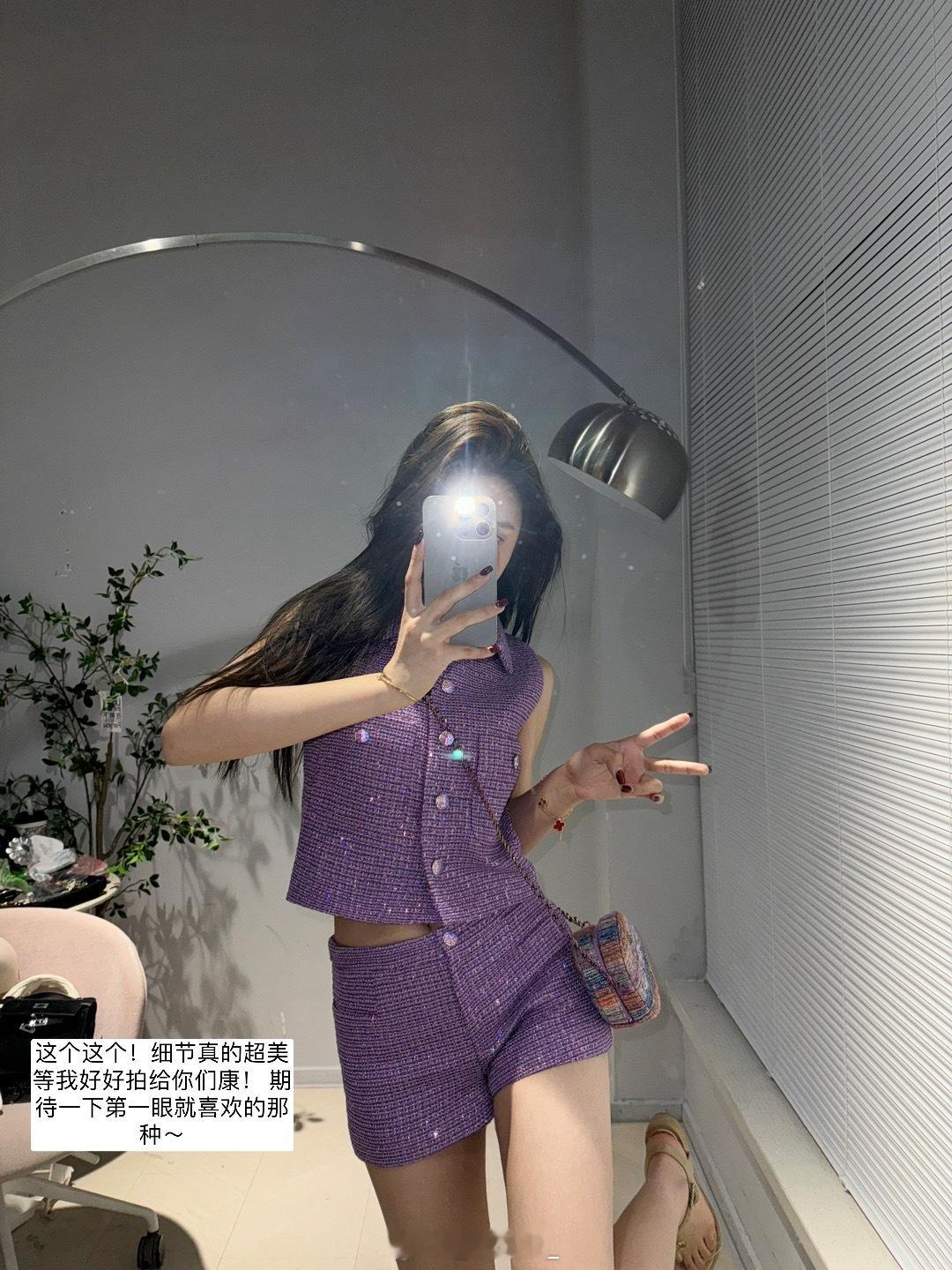 到香港啦～困🥱明天开启拍摄模式[努力] 超多漂酿的衣服！真嘟太困啦 最近浅消失
