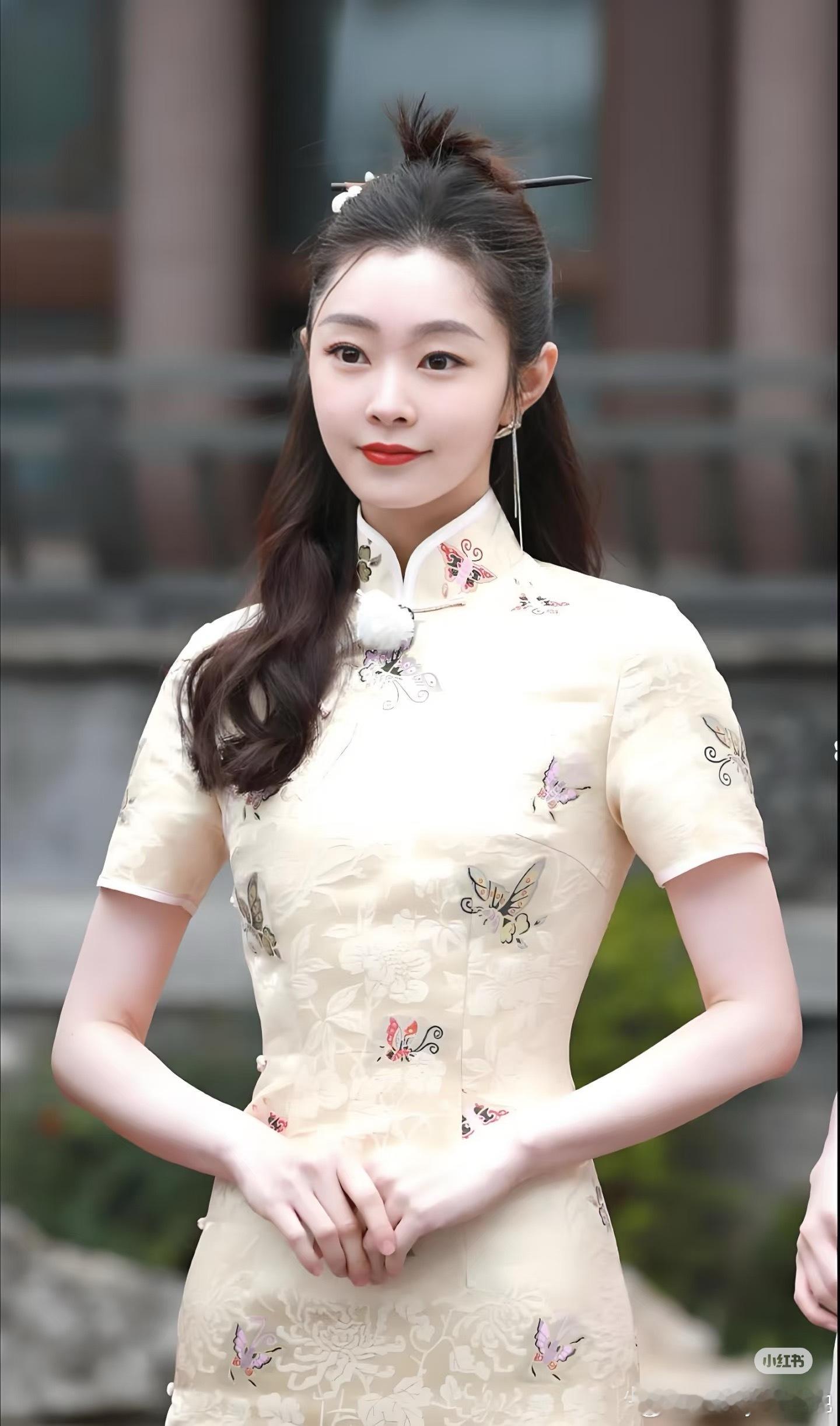 白敬亭 宋轶这个热搜榜真是来的莫名其妙我还以为他俩官宣了点开一看，说没有同框，理