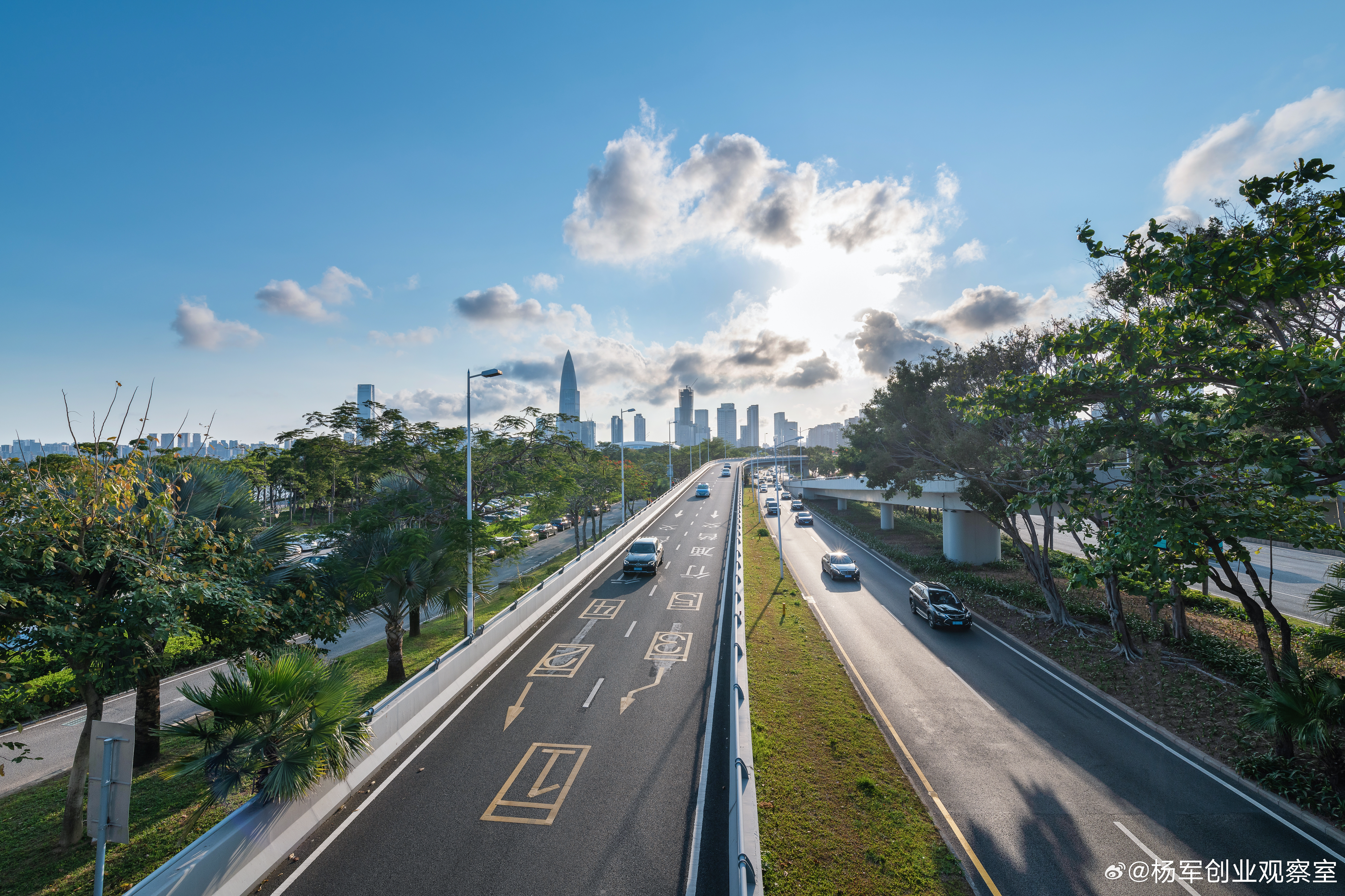 公司创始人最好是乐观主义者，联合创始人必须是悲观主义者。如果都是乐观主义者，公司
