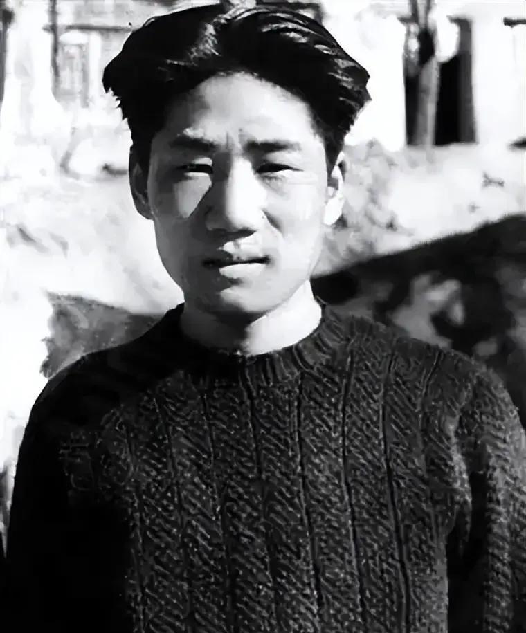 1960年4月，邵华婚礼临近，却让岳母张文秋坐立不安，究竟为何？这场亲上加亲的婚