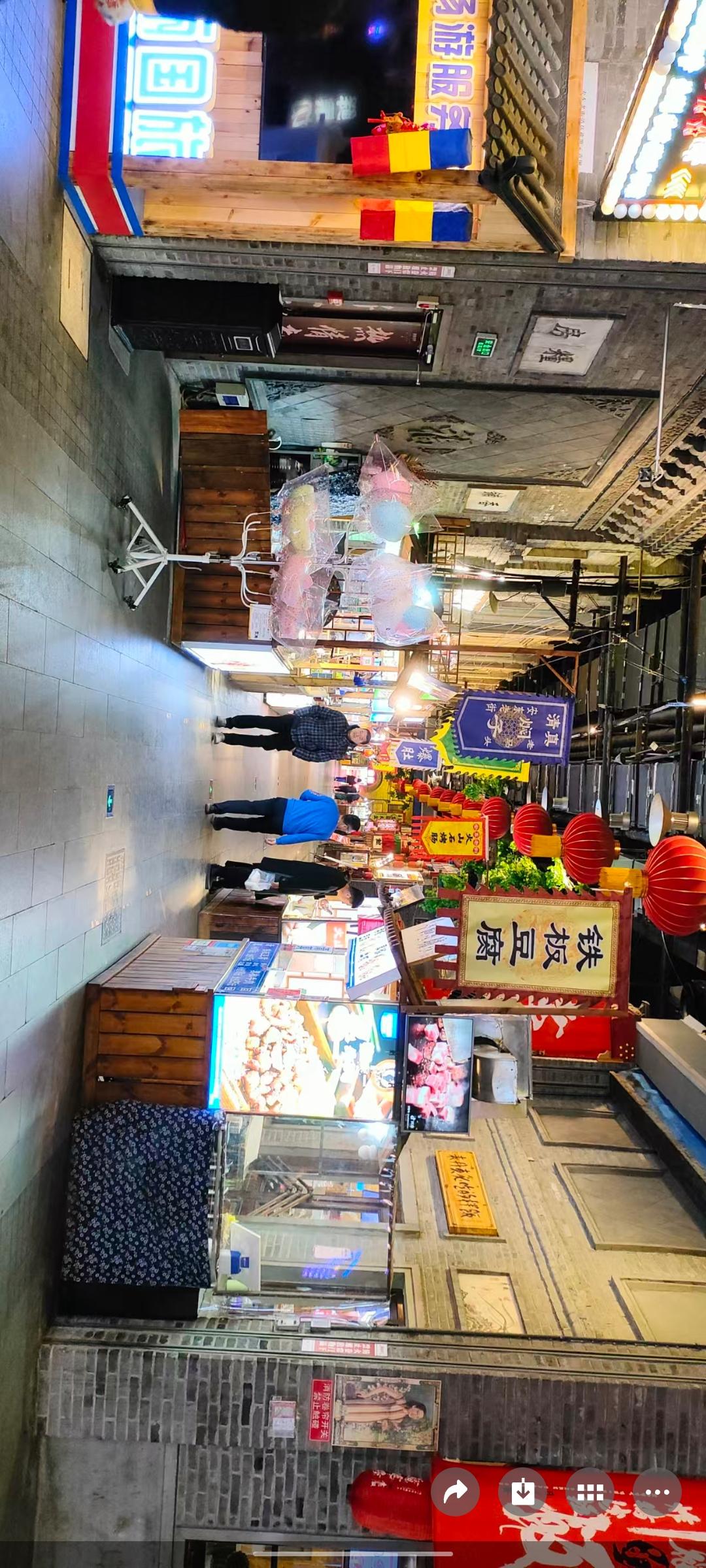 探访老街美食，感受传统与现代的碰撞！🍜🏮🌟