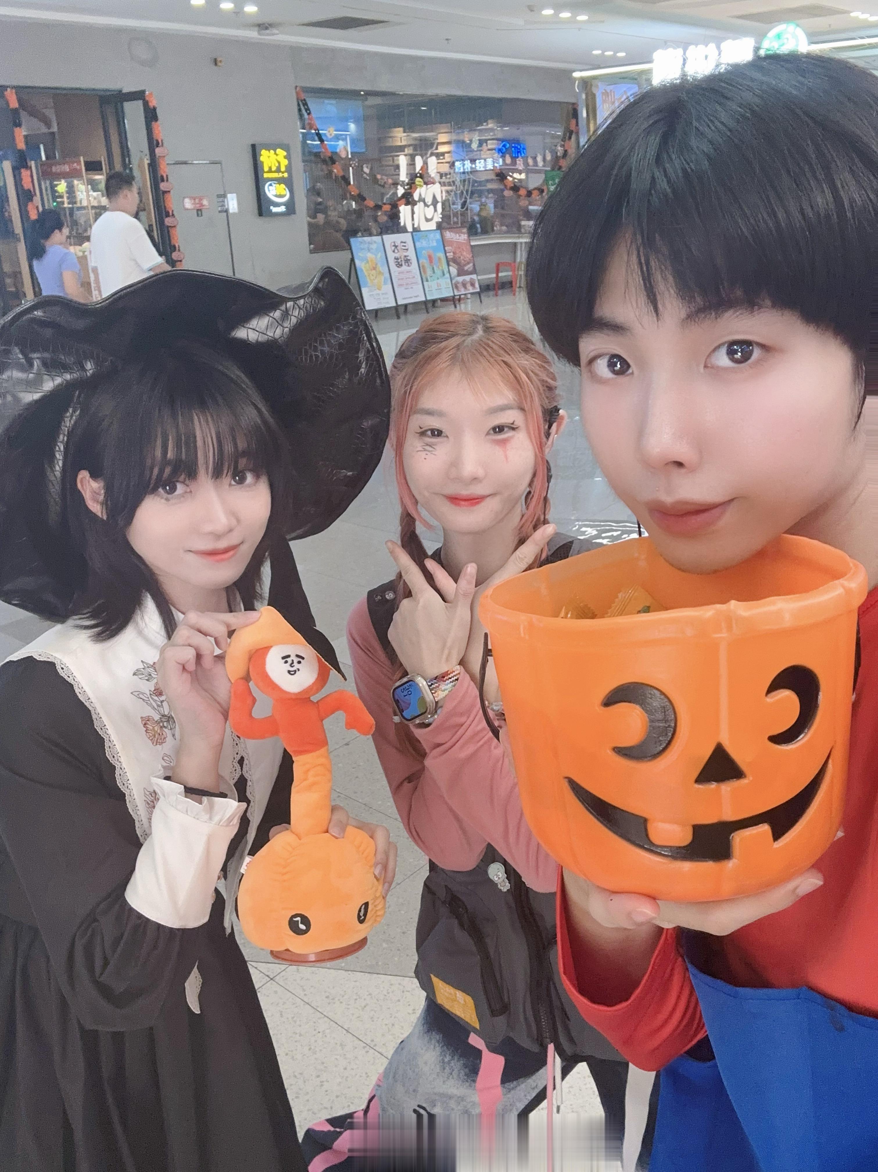 小魔女🧙‍♀️来怂火锅过🎃万圣节啦～社牛快来怂重庆火锅厂整活！10/24-3